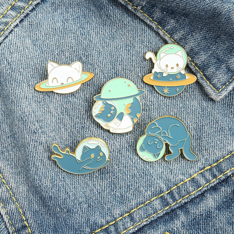 Aviation Cat Enamel Pins Blue Brooches Kitten Helmet Planet Badges Bag Clothes Lapel Pins Fashion Jewelry Gift for Kids Friends