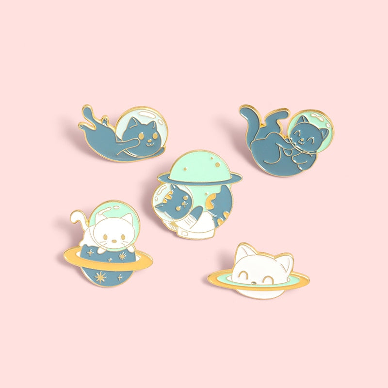 Aviation Cat Enamel Pins Blue Brooches Kitten Helmet Planet Badges Bag Clothes Lapel Pins Fashion Jewelry Gift for Kids Friends