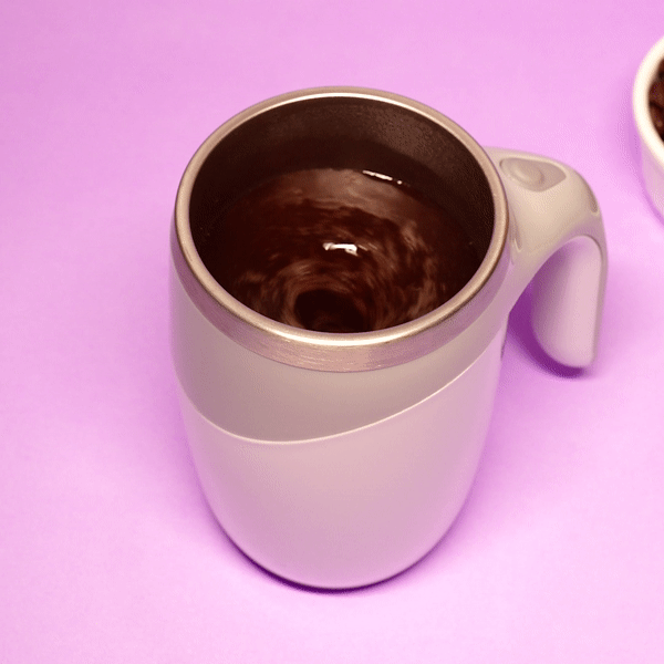 Taza con agitador automático